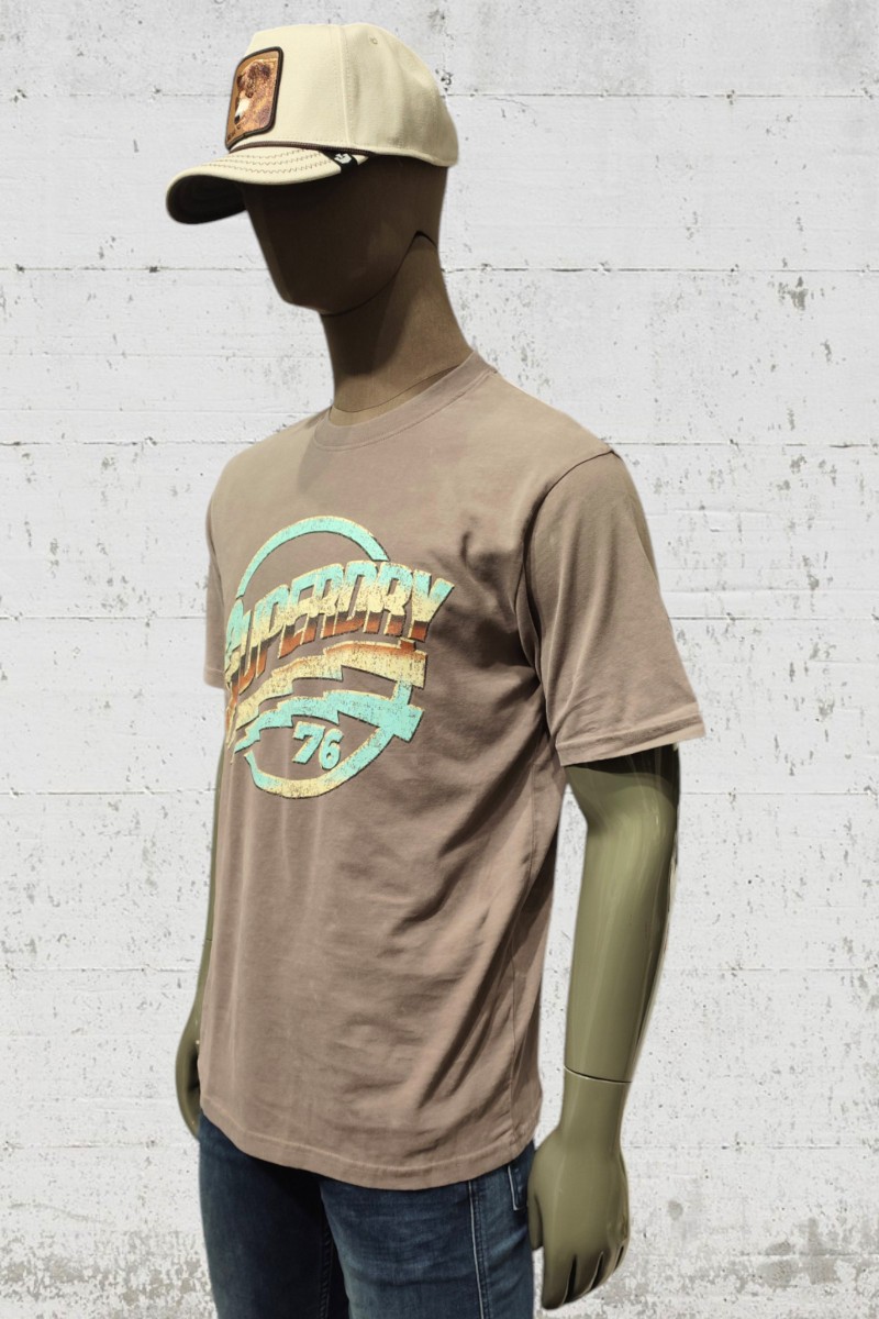 Camiseta Superdry para hombre con diseño gráfico vintage.  2
