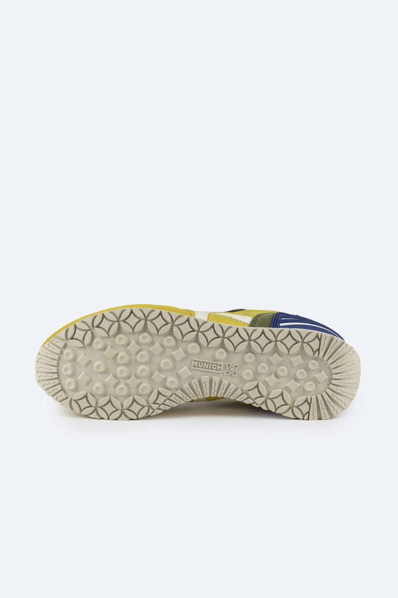 ZAPATILLAS MUNICH M30   Zapatillas Munich Massana Club : combinan el diseño retro running con materiales de alta calidad y una suela antideslizante, perfectas para cualquier ocasión.