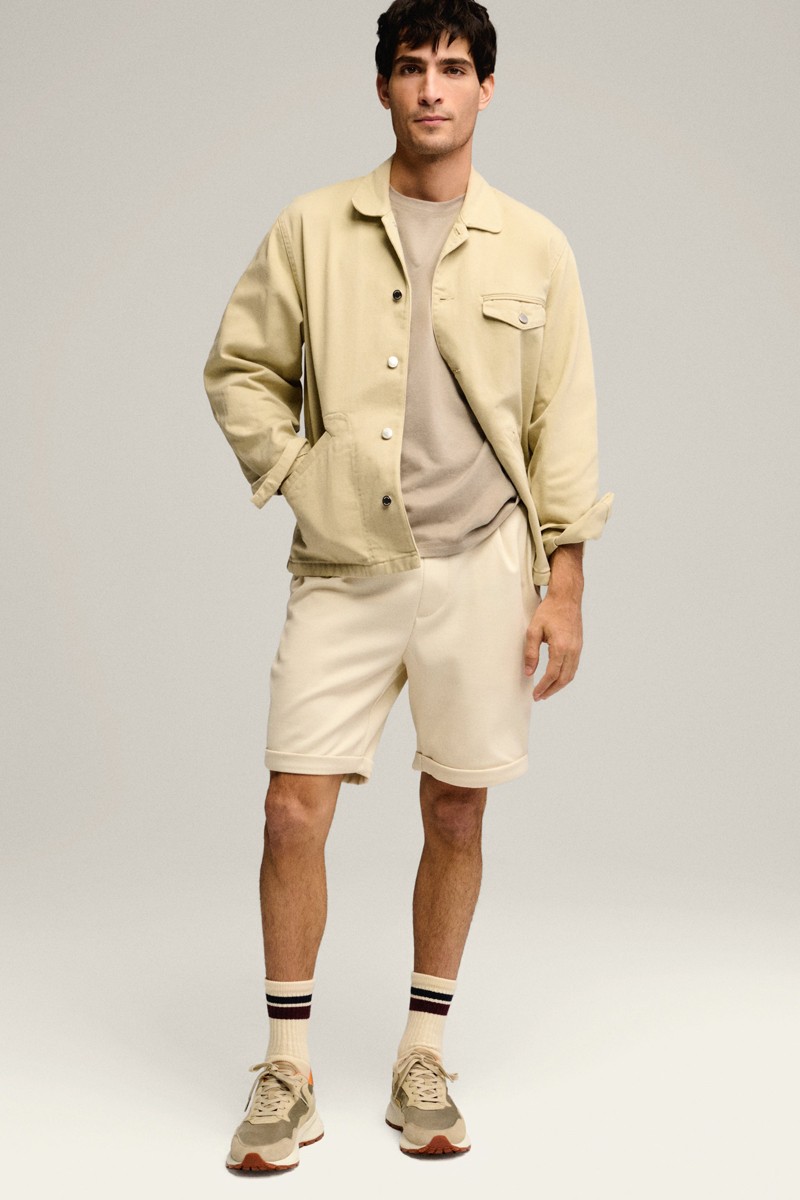   Zapatillas HOFF Santiago II : fusionan un diseño retro con materiales de alta calidad y una suela tipo gofre de 4.7 cm, perfectas para el uso diario con estilo y comodidad. 