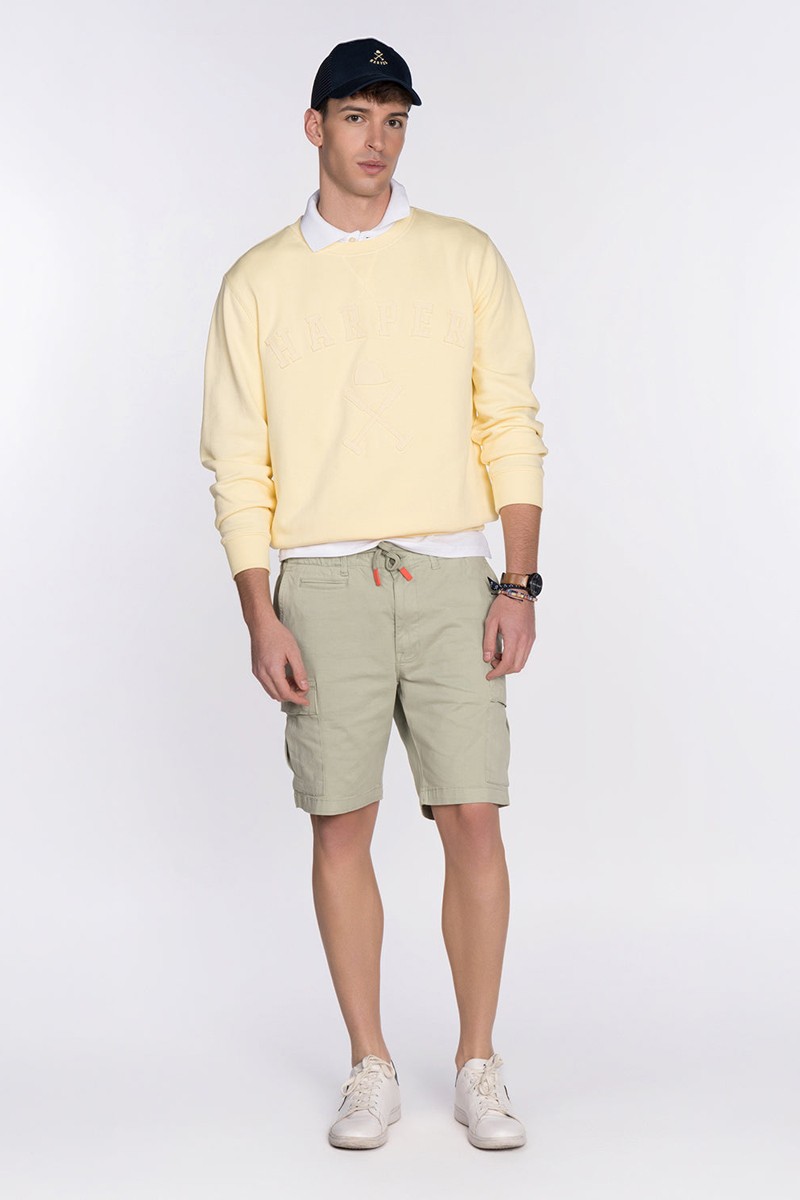 Sudadera Harper and Neyer Brooklyn Vainilla Yellow : con corte regular fit, cuello redondo y bordado tonal, ideal para un look casual y sofisticado.  2