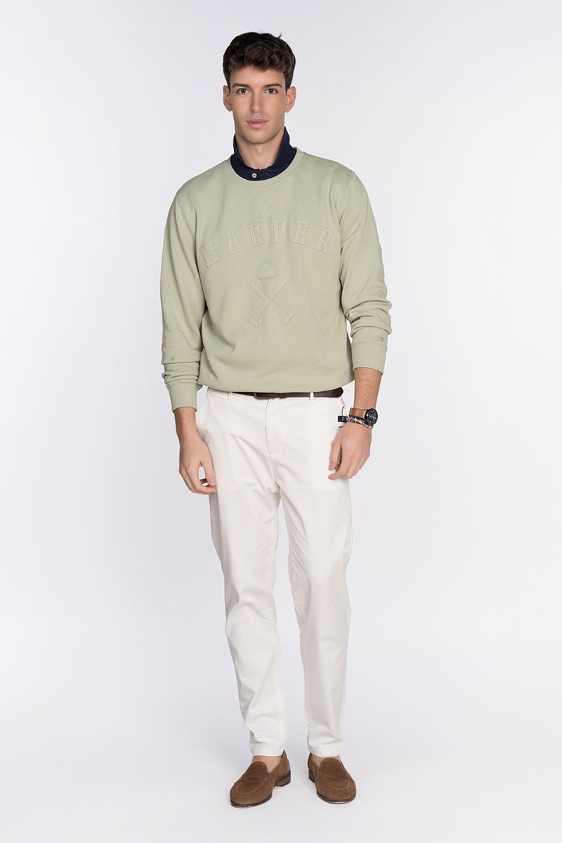 Sudadera Harper and Neyer Brooklyn Military Light : estilo limpio y elegante con bordado tonal, corte regular fit y un color neutro muy combinable.  2