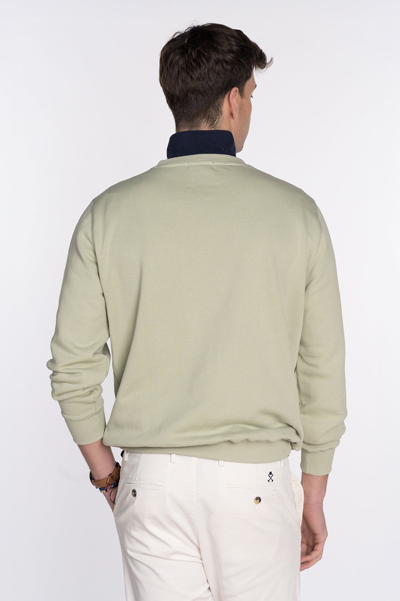   Sudadera Harper and Neyer Brooklyn Military Light : estilo limpio y elegante con bordado tonal, corte regular fit y un color neutro muy combinable. 