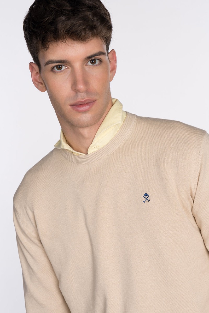   Jersey Harper and Neyer Icon R Light Camel : punto fino de algodón, cuello redondo y un diseño versátil que combina elegancia, confort y estilo diario. 