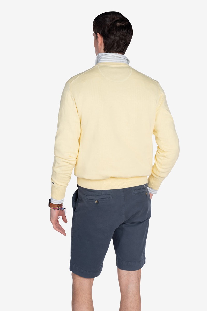   Jersey Harper and Neyer Icon R Vainilla Yellow : punto fino de algodón, cuello redondo y corte regular en un color que aporta luz y estilo a tu armario. 