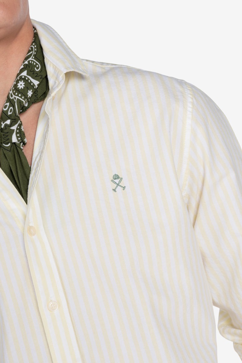   Camisa Harper and Neyer Seul Vainilla Yellow : corte regular fit en algodón 100% con rayas verticales y logo bordado. Frescura y elegancia para cualquier ocasión. 