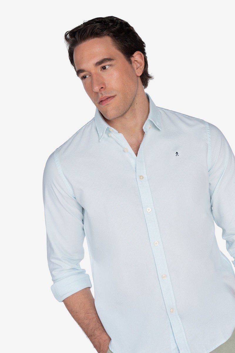   Camisa Harper and Neyer Mediterráneo Turquoise : algodón 100% con rayas suaves, ideal para climas cálidos y perfecta para looks casuales o formales.  2