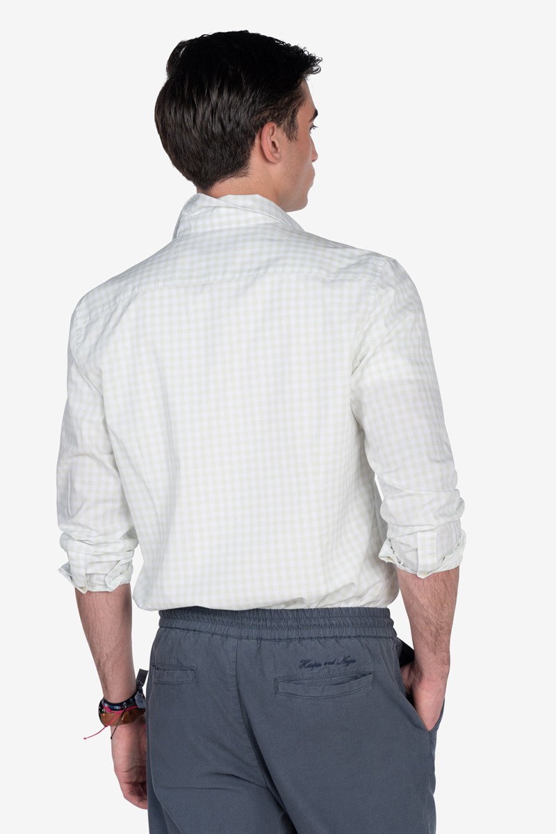   Camisa Harper and Neyer Vichy Dusty Green : estampado clásico, tejido ligero y corte regular fit para un estilo fresco y elegante en cualquier ocasión. 