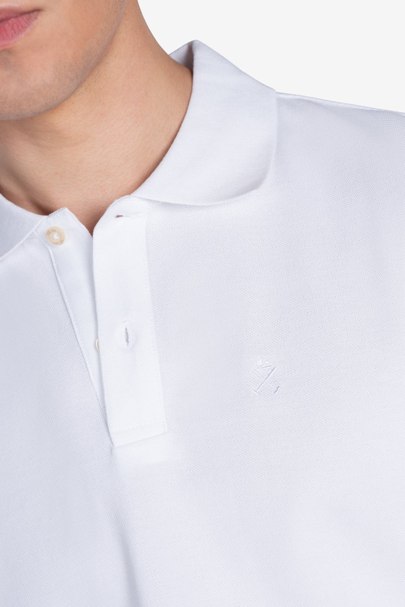   Polo Harper and Neyer Ayram White : un clásico renovado que combina con todo. Elegancia limpia y atemporal para cualquier momento. 