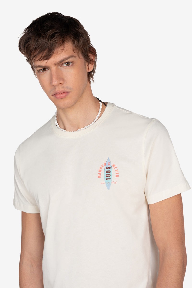 CAMISETA HARPER M152   Camiseta Harper and Neyer Off the Lip White : minimalismo con actitud surfera. Algodón suave, diseño limpio y versatilidad total.