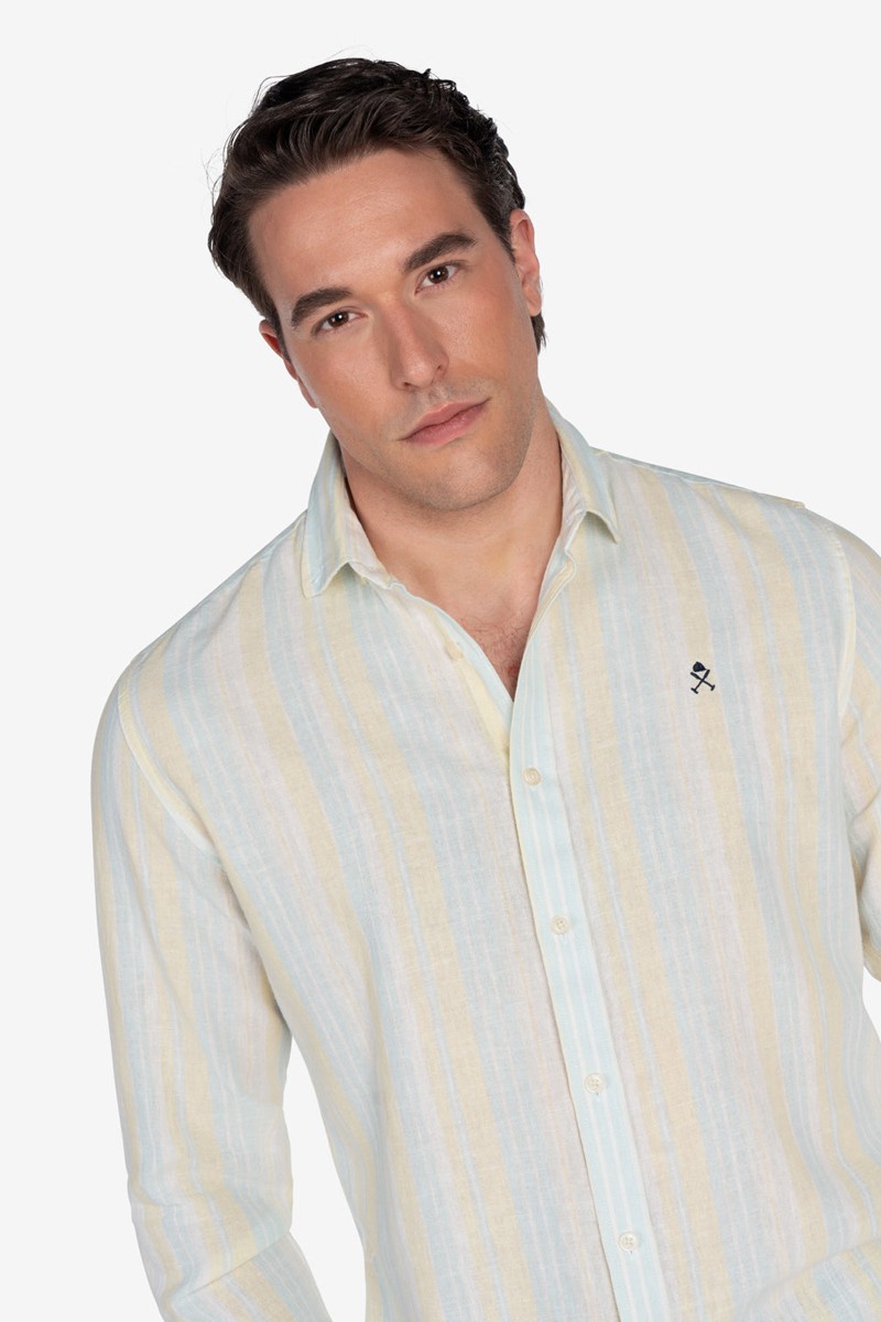   Camisa Harper and Neyer Marbella Multicolored : lino ligero, rayas multicolor y estilo sofisticado. Perfecta para un verano con clase. 