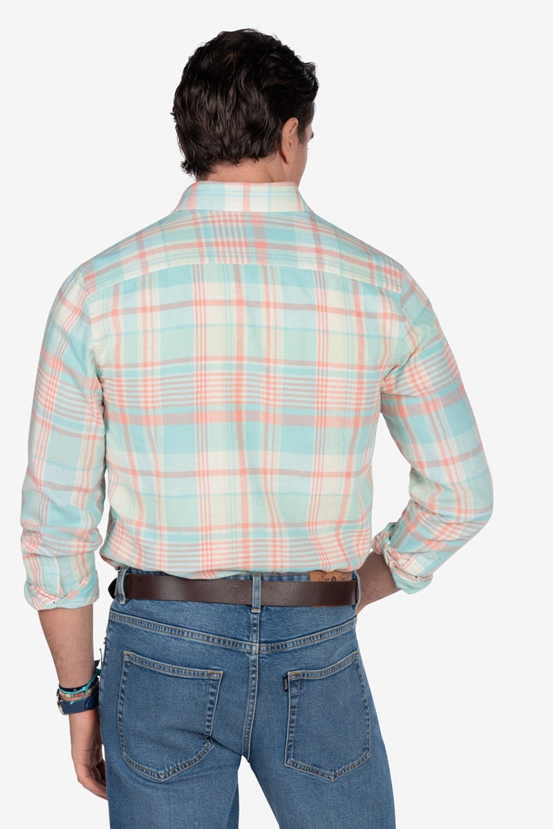   Camisa Harper and Neyer Ocean Turquoise : cuadros en tonos frescos y lino transpirable. Una opción ideal para looks relajados con estilo. 