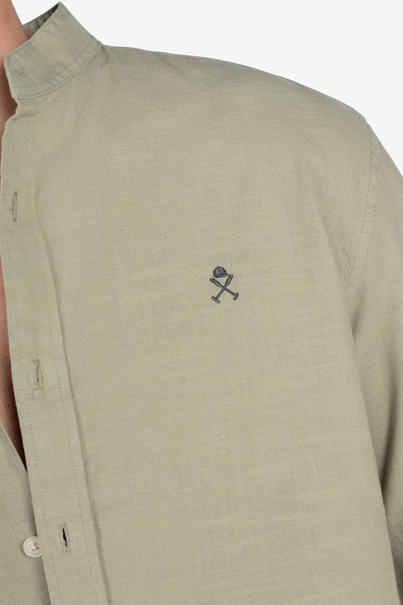   Camisa Harper and Neyer Navy Seal Military Light : lino y algodón, cuello mao y bordado en contraste. Una prenda fresca y con estilo. 