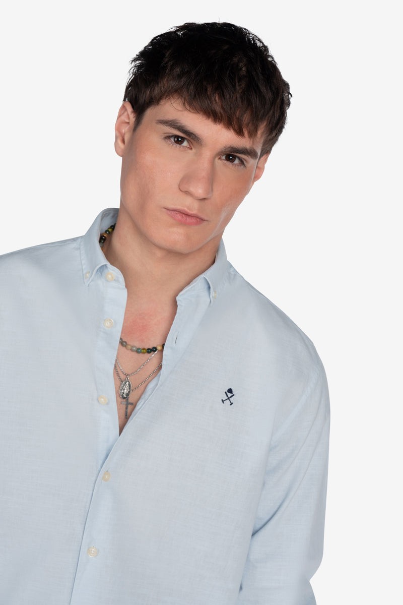   Camisa Harper and Neyer Royal Academy Sky Blue : lino 100%, cuello con botones y estilo clásico. Frescura y elegancia para cualquier ocasión. 