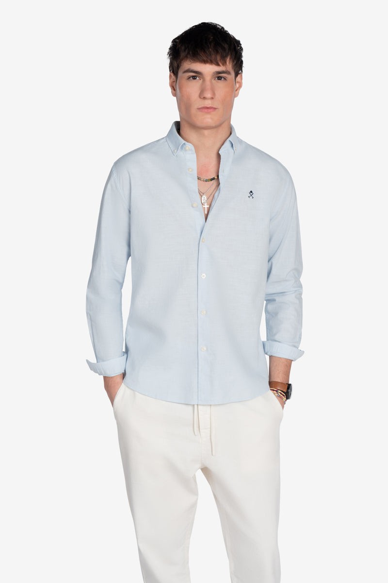 Camisa Harper and Neyer Royal Academy Sky Blue : lino 100%, cuello con botones y estilo clásico. Frescura y elegancia para cualquier ocasión.