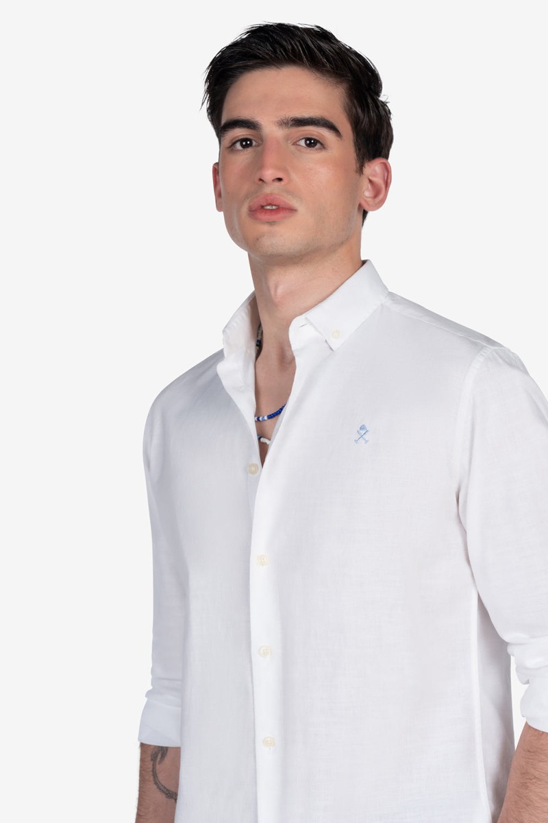   Camisa Harper and Neyer Royal Academy White : lino puro, diseño atemporal y frescura garantizada. Elegancia minimalista para tu día a día. 