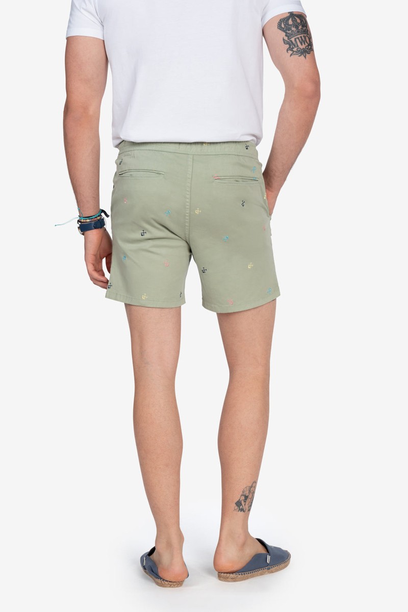   Bermuda Harper and Neyer Sunset Military Light : diseño veraniego con pequeños logos bordados. Comodidad, estilo y frescura para los días cálidos.  2