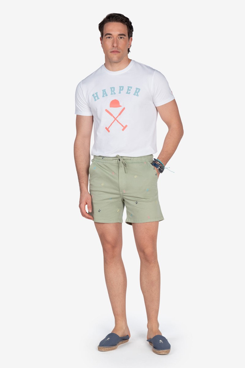   Bermuda Harper and Neyer Sunset Military Light : diseño veraniego con pequeños logos bordados. Comodidad, estilo y frescura para los días cálidos. 