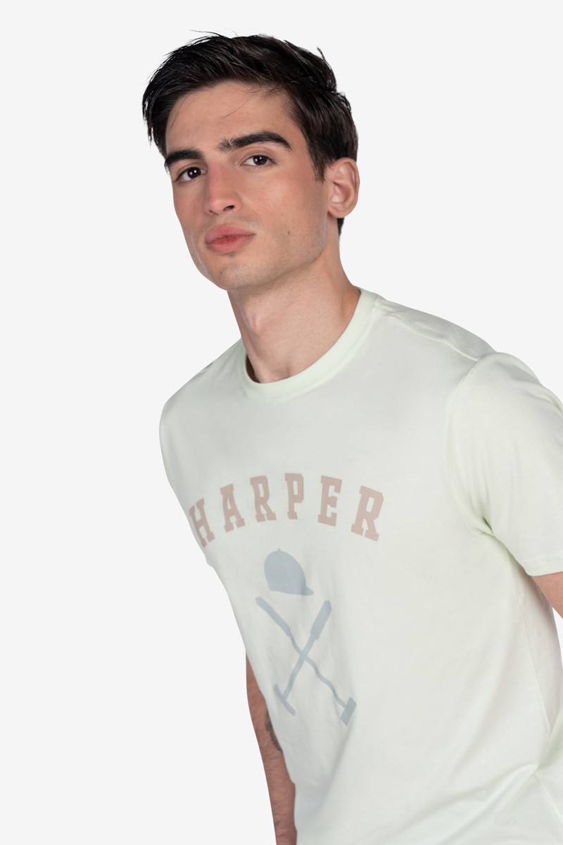   Camiseta Harper and Neyer New England Green Mint : logo a contraste, diseño cómodo y color vibrante. Frescura con estilo para el verano. 