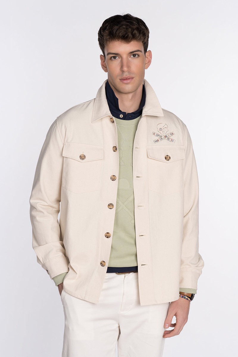   Sobrecamisa Harper and Neyer Skull 2 : confeccionada en algodón suave, presenta un bordado de calavera en la espalda, ideal para un estilo urbano y distintivo. 