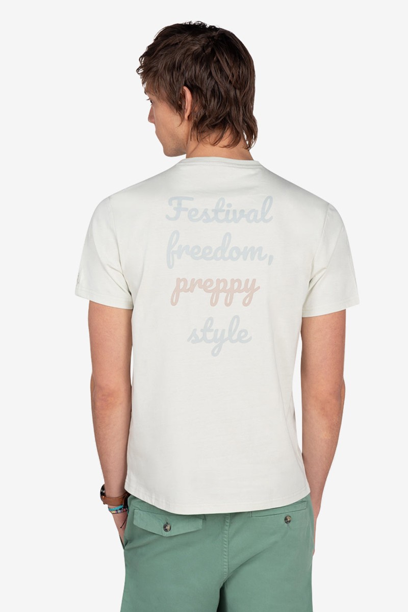   Camiseta Harper and Neyer Freedom Dusty Green : estampado trasero en contraste, corte cómodo y un color fresco con actitud veraniega. 