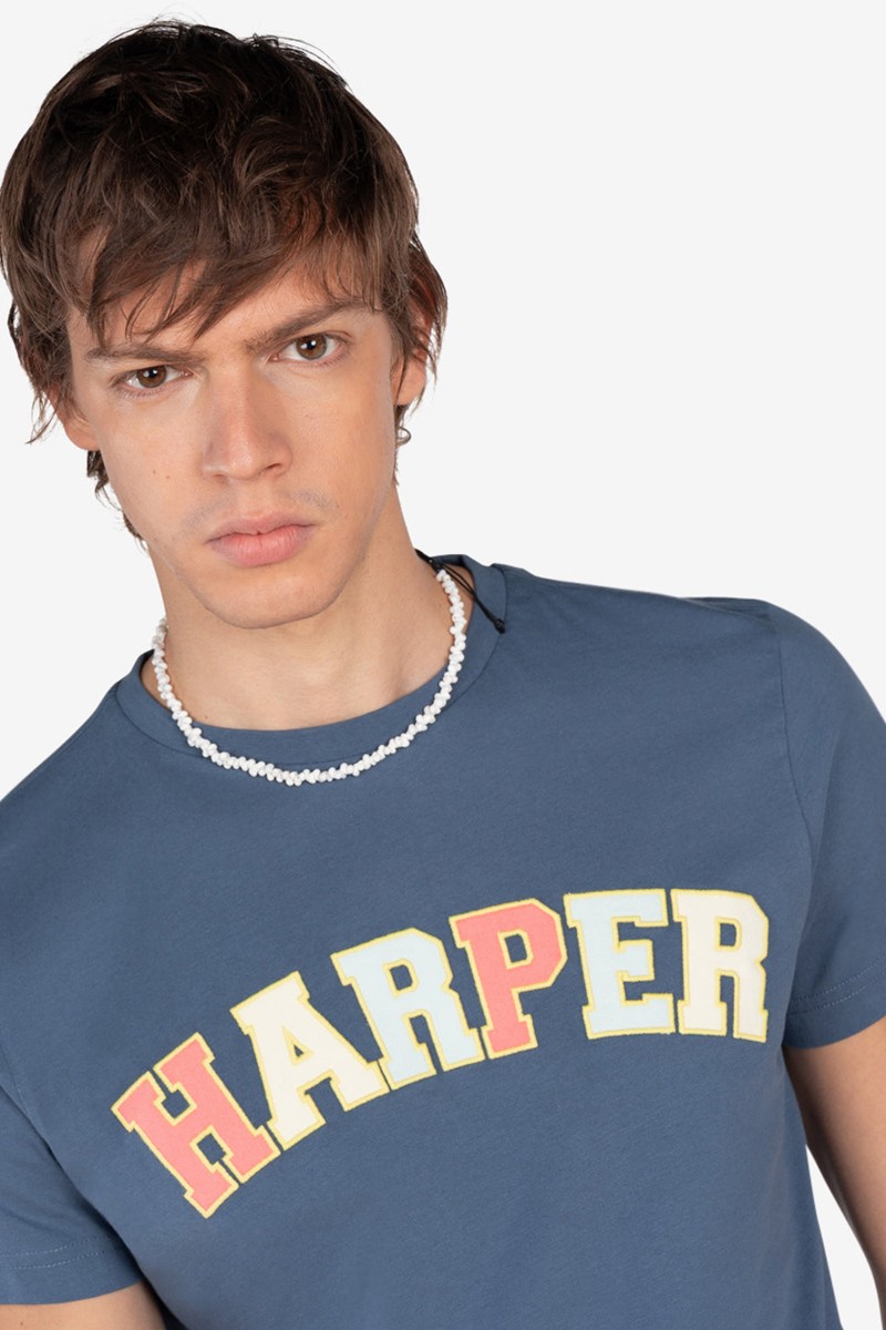 Camiseta Harper and Neyer Los Angeles Wash Blue : logo multicolor sobre azul lavado. Estilo relajado y vibrante para tus looks veraniegos.  2