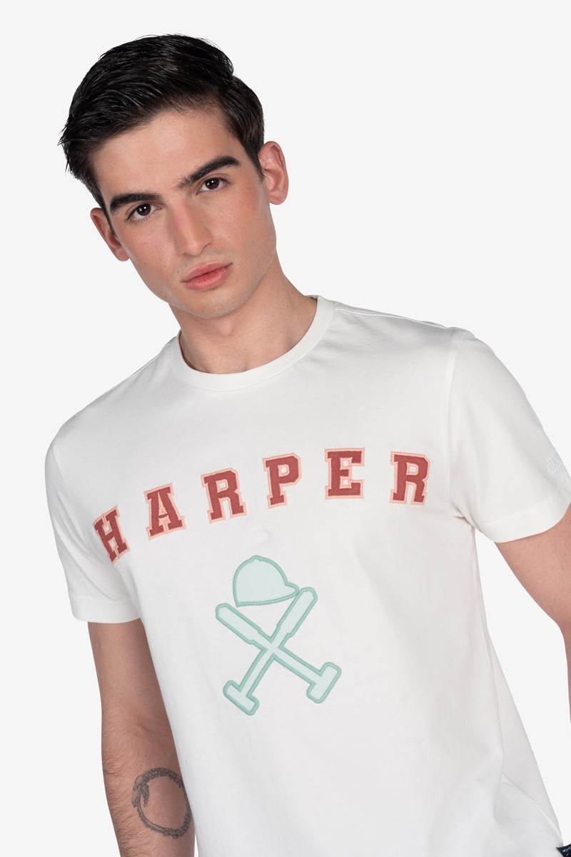 CAMISETA HARPER M117   Camiseta Harper and Neyer Retro Off White : logo en contraste, estilo atemporal y comodidad para tus looks del día a día.
