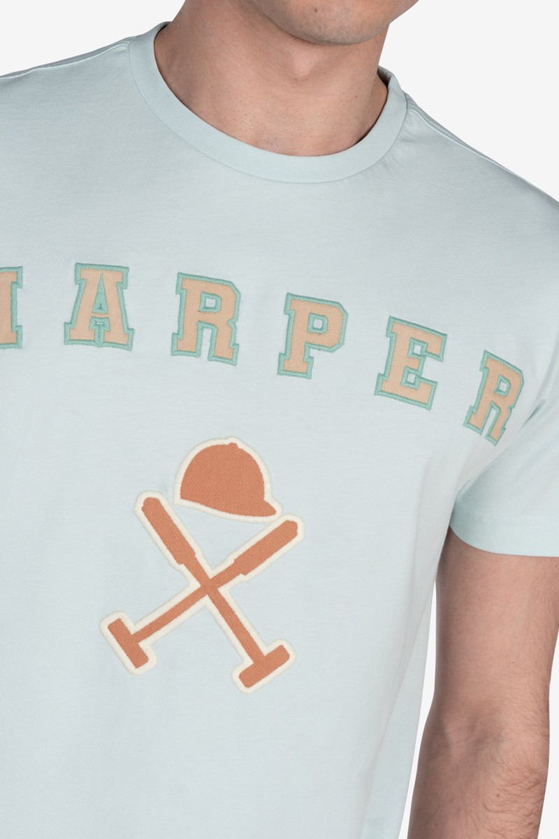 Camiseta Harper and Neyer Retro Light Turquoise : diseño clásico con logo en contraste y color refrescante. Comodidad con esencia retro.  2