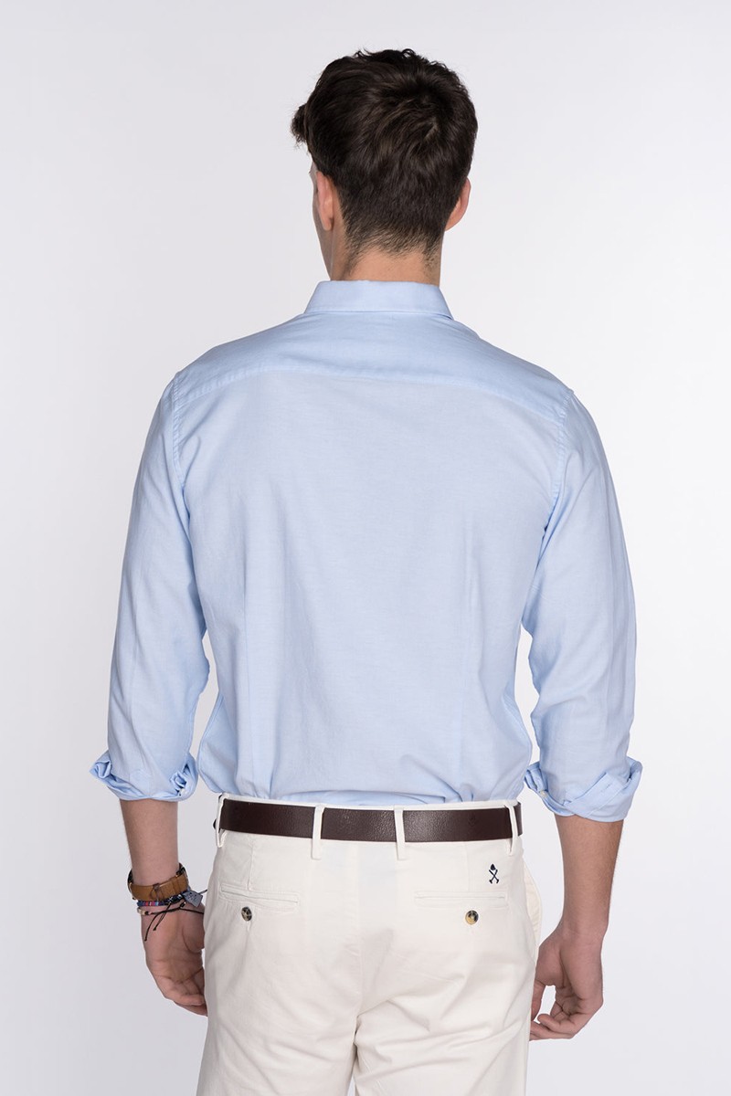   Camisa Harper and Neyer Icon Light Blue : algodón 100%, corte clásico y bordado en el pecho. Un básico atemporal con estilo refinado. 