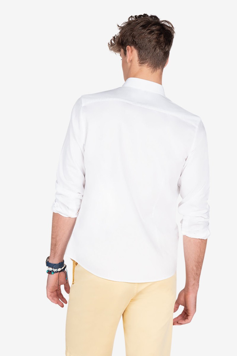   Camisa Harper and Neyer Icon White : diseño clásico, algodón 100% y bordado en el pecho. Un básico elegante para cualquier ocasión. 