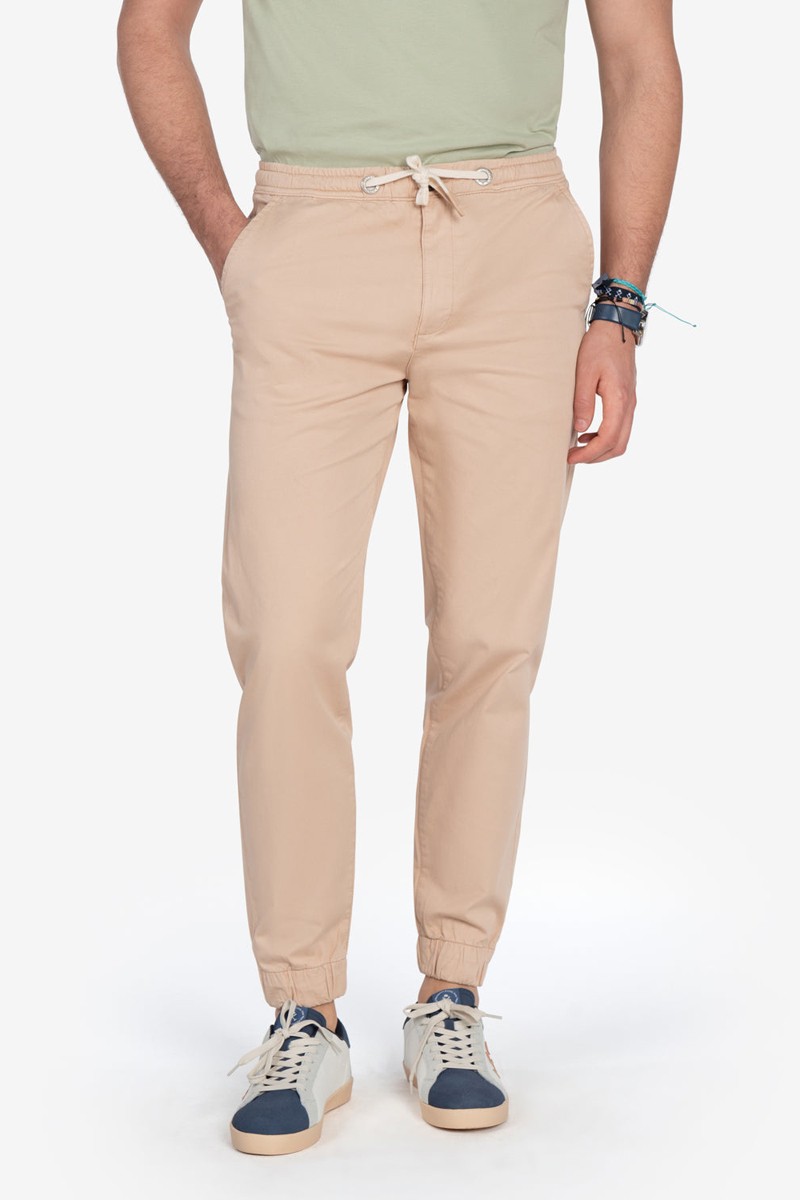  Pantalón Jogger Harper and Neyer Camel : algodón 100%, cintura ajustable y estilo relajado. Versátil, cómodo y con carácter propio. 