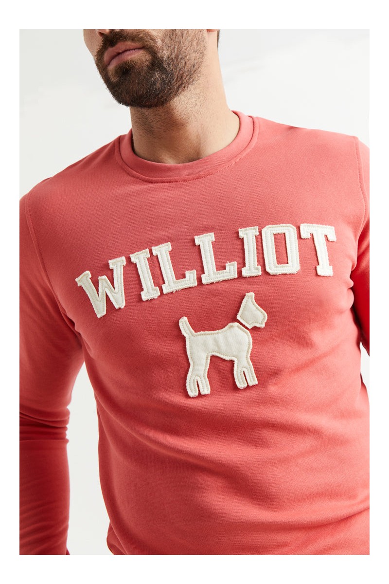 Sudadera coral de Williot con logo tipo parche en el pecho. Un clásico con el sello inconfundible de la marca 🐶🔥  2