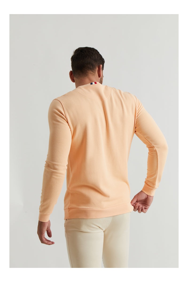  Sudadera Mr. Williot Surfer de Williot en color naranja. Perfecta para looks con personalidad y aire veraniego 🌊🐶  2