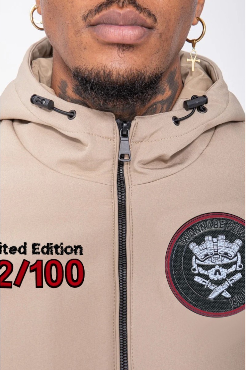  Cazadora La Sal NAVY beige con corte 3/4 e inspiración marinera. Edición limitada de 100 unidades numeradas. Diseñada en España. 