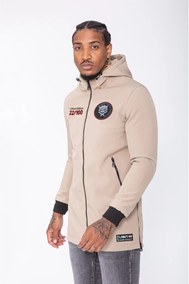  Cazadora La Sal NAVY beige con corte 3/4 e inspiración marinera. Edición limitada de 100 unidades numeradas. Diseñada en España. 