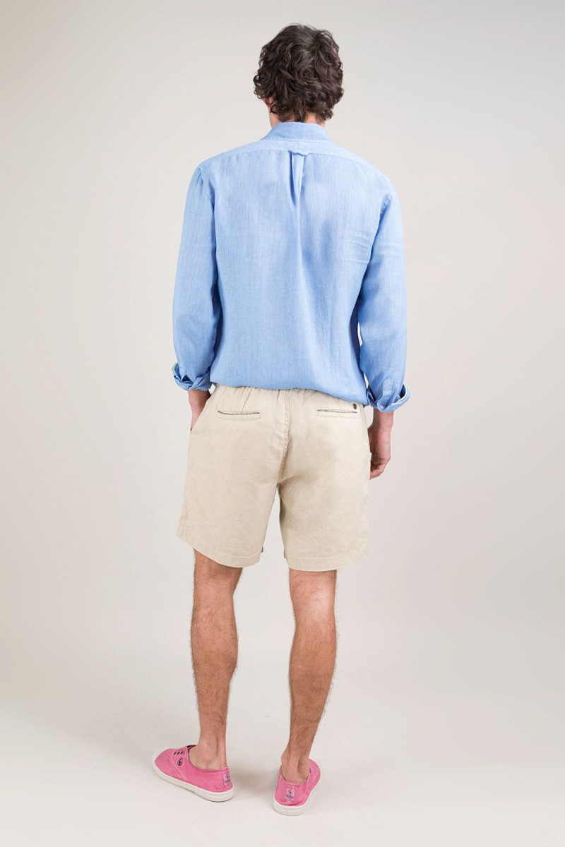  Camisa azul de lino El Ganso, teñida en prenda. Ligera, cómoda y con ese toque casual sofisticado que marca estilo. 