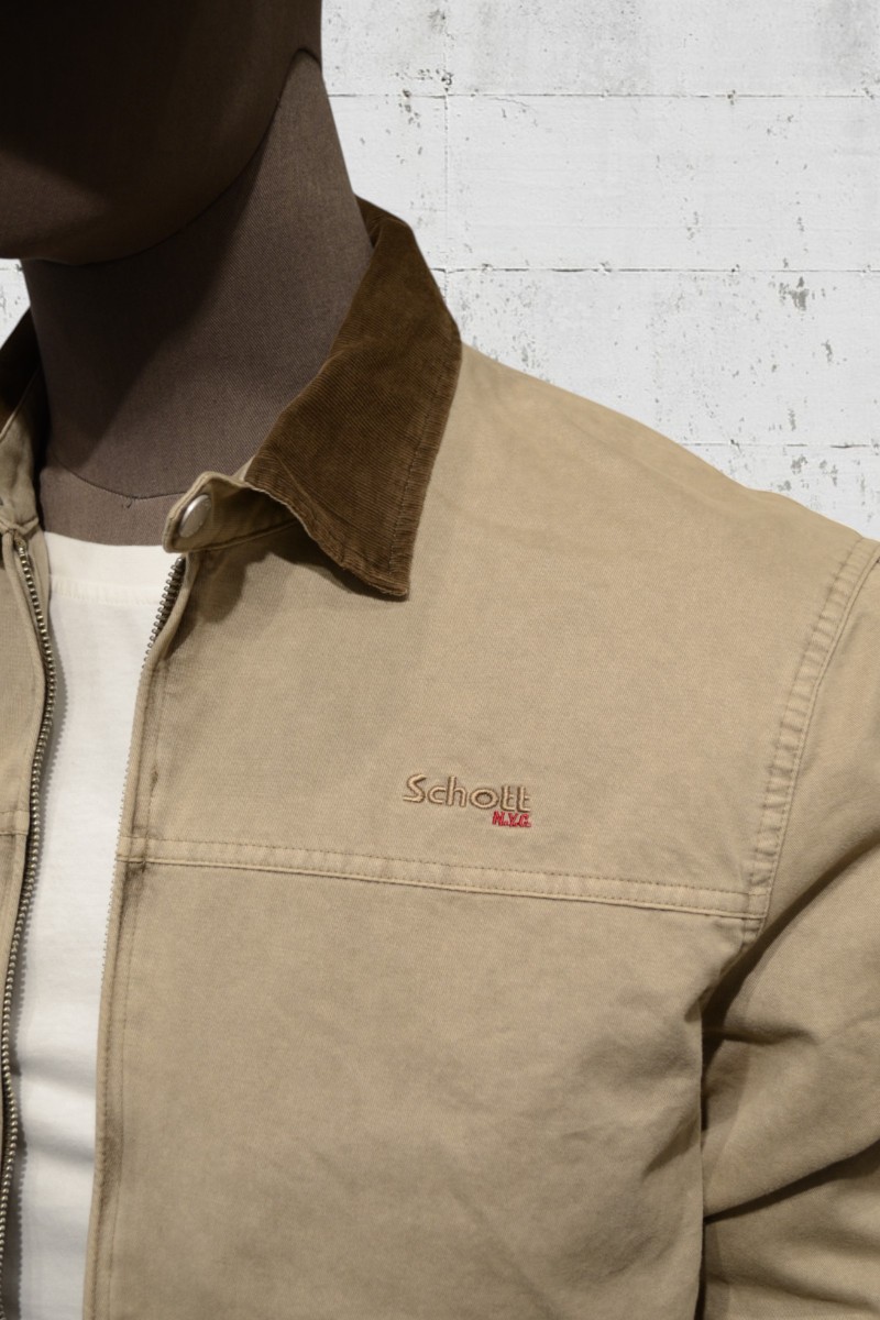  Cazadora entretiempo Schott para hombre. Diseño urbano y ligero. El maniquí mide 1,88 m y 80 kg, lleva L muy justa. Tallan pequeño. 