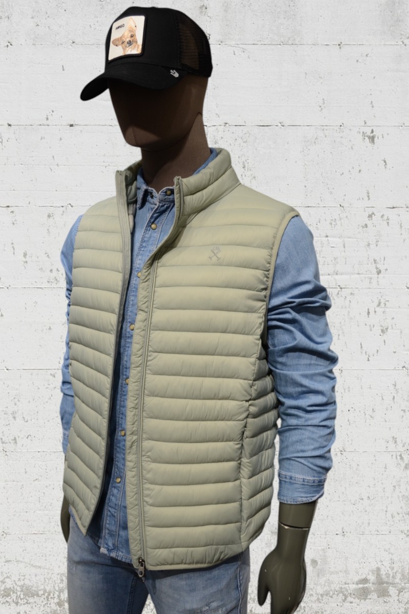  Chaleco Harper and Neyer con diseño actual y corte cuidado. Ideal para sumar estilo a cualquier conjunto.  2