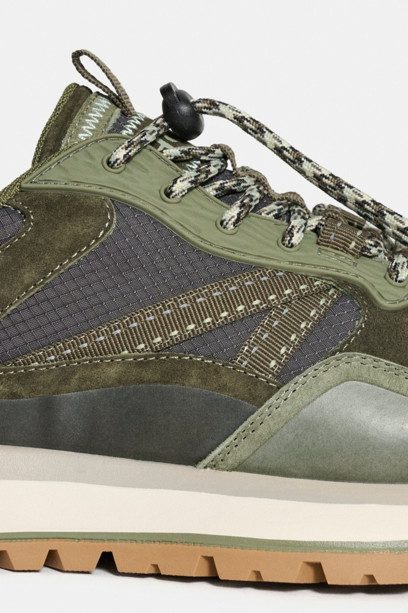  Sneaker HOFF City Off Road Khaki para hombre, mezcla de piel y textil con suela dentada, diseño versátil y espíritu urbano moderno. 