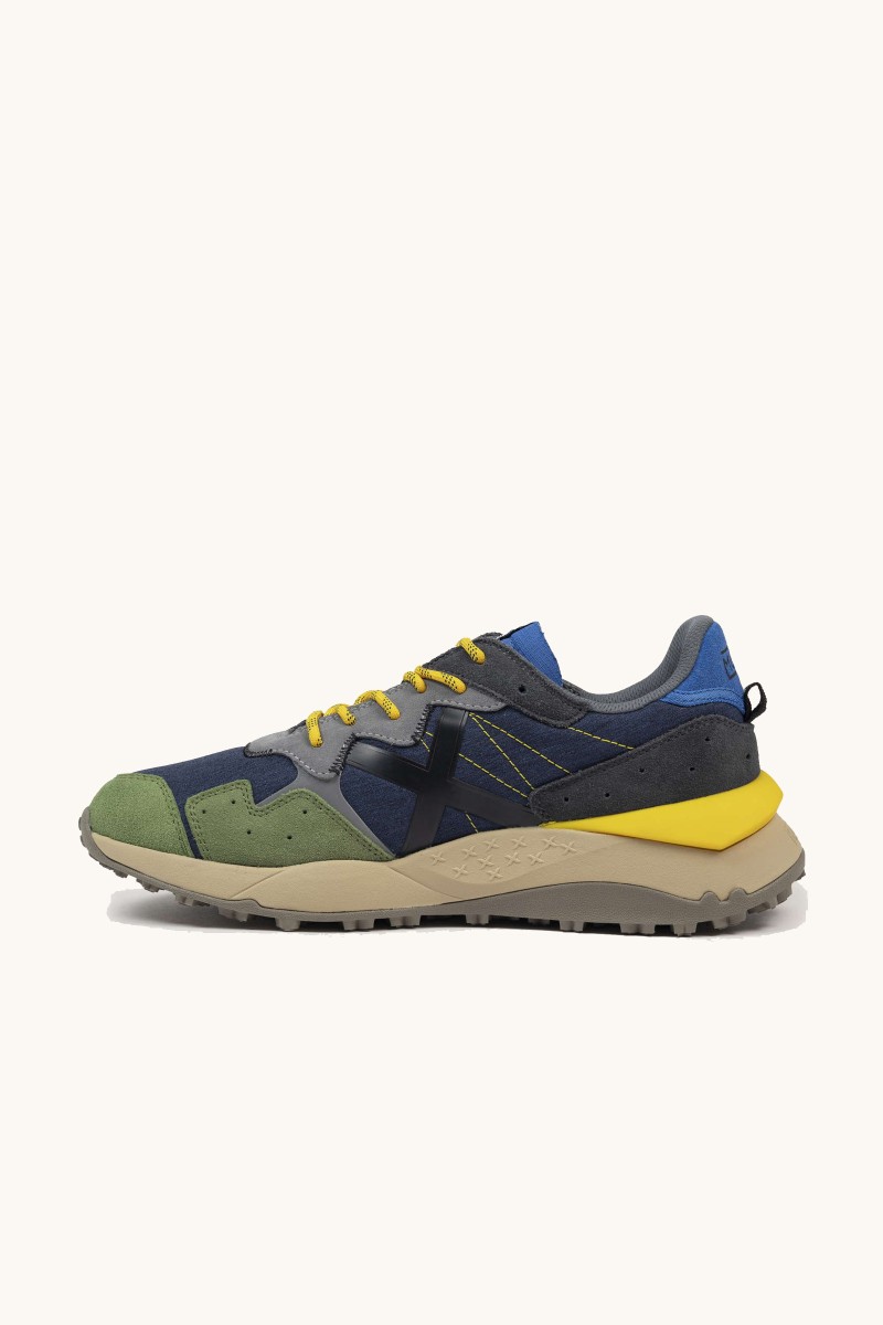 Zapatilla de Munich con suela chunky, diseño robusto y estilo deportivo. Ideal para acompañarte en el ritmo del día a día.  2