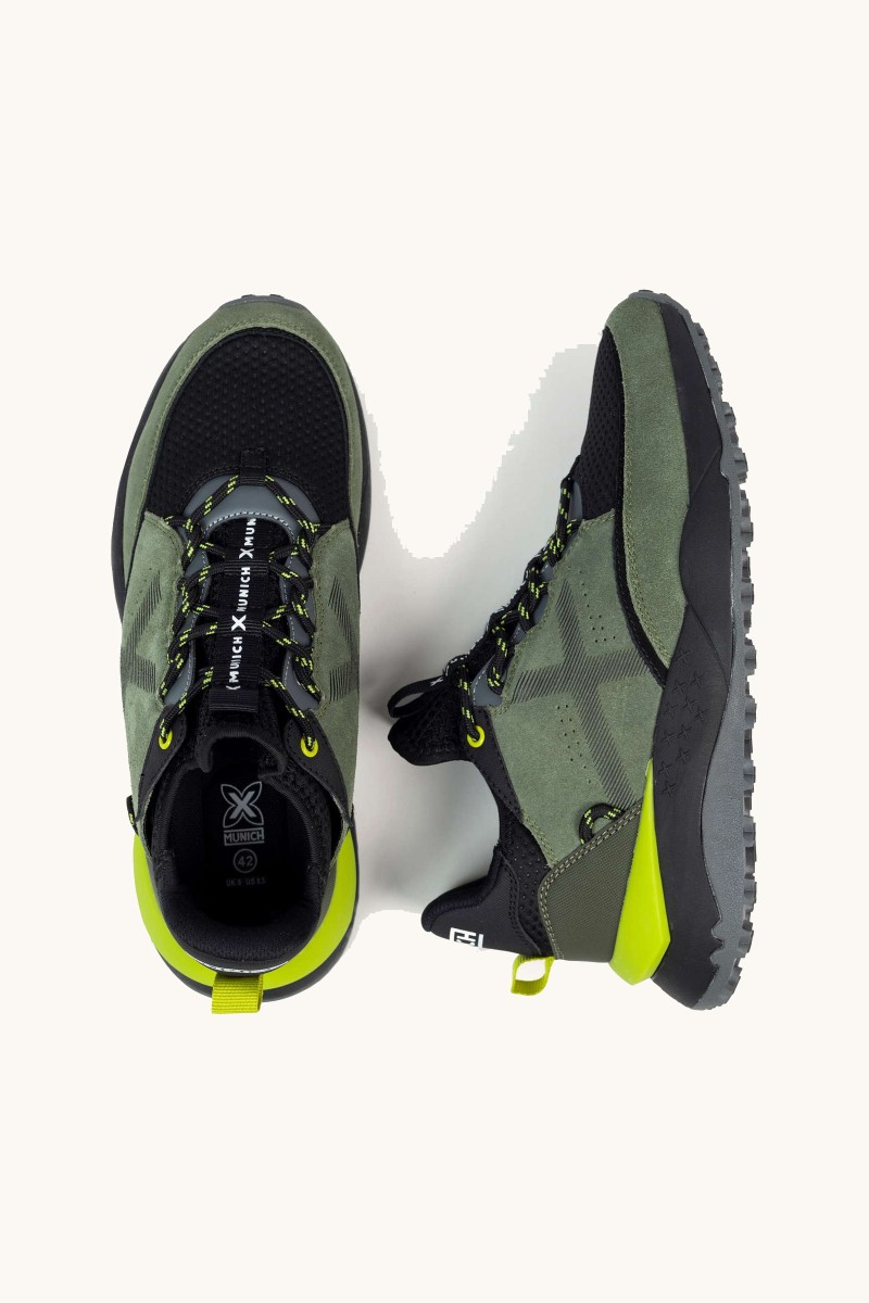  Zapatilla Munich con inspiración deportiva y detalles modernos. Un modelo que destaca por su equilibrio entre tradición y estilo. 