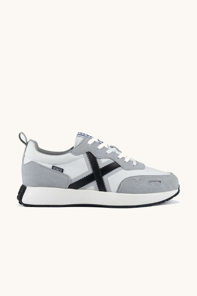 Zapatilla Munich con alma deportiva y estética elegante. Inspiración vintage y carácter urbano.