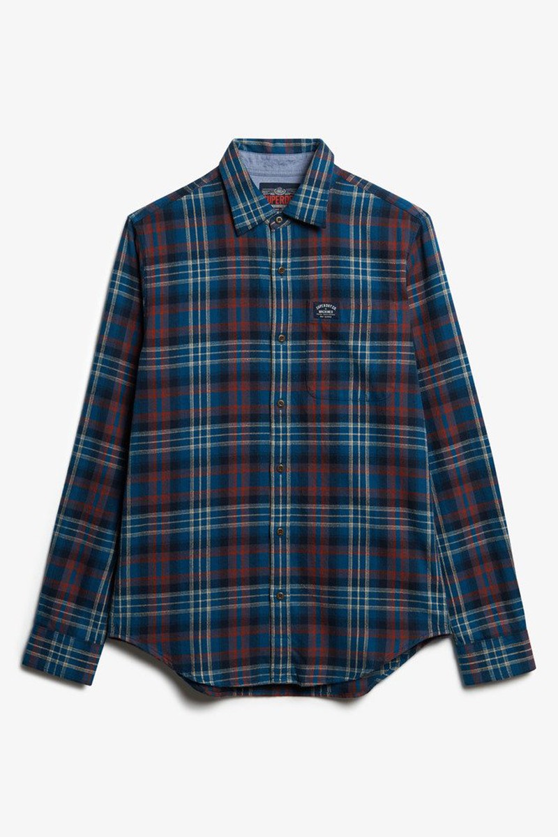 Camisa de cuadros confeccionada en franela fina de algodón, suave al tacto y perfecta para un estilo casual y versátil.  2