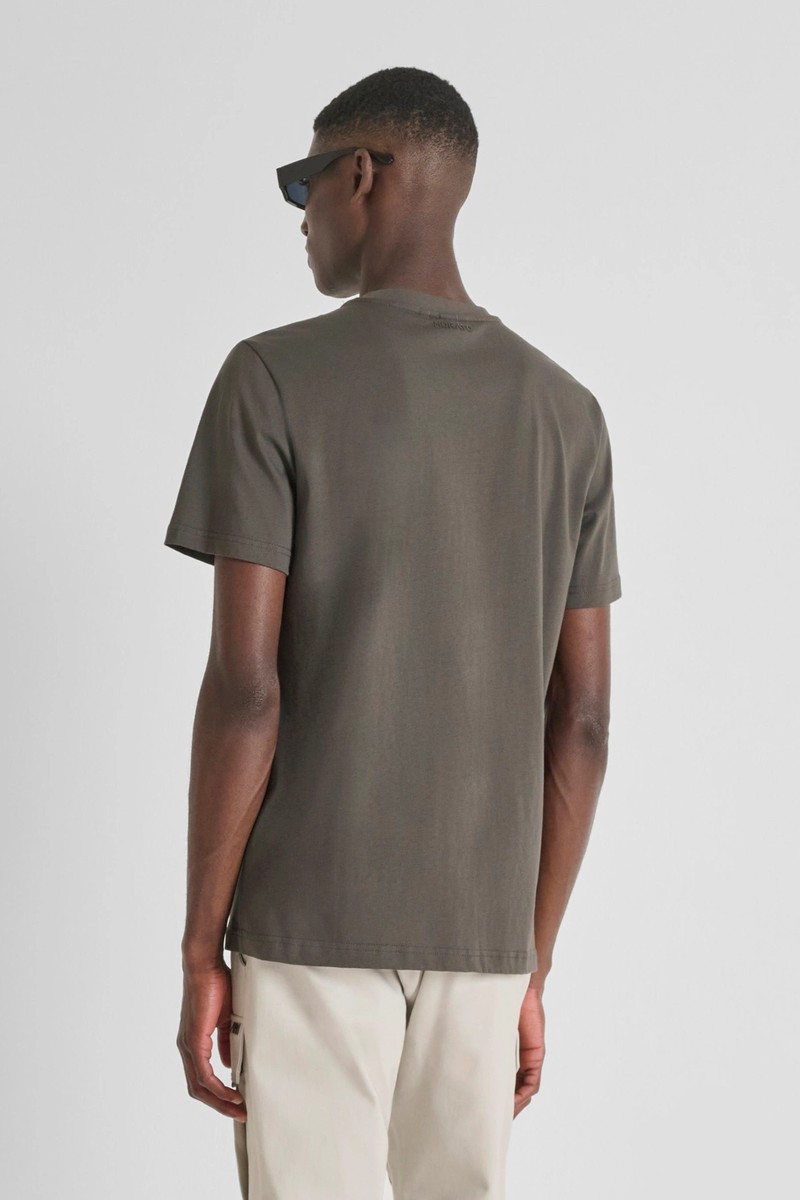 Camiseta Antony Morato en algodón con estampado flocado de tigre, ideal para destacar con un estilo moderno y atrevido.  2