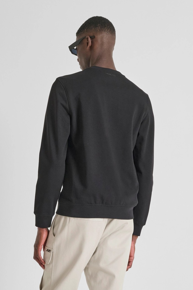  Sudadera Antony Morato en algodón sostenible con estampado de tigre, una prenda moderna con un toque de personalidad. 