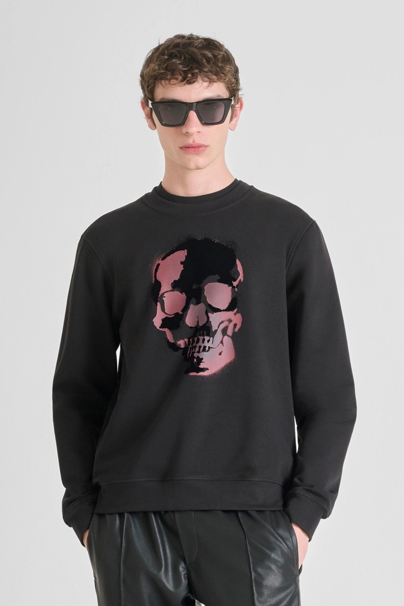 Sudadera Antony Morato Regular Fit en mezcla de algodón sostenible con estampado de calavera, ideal para un look moderno y atrevido.