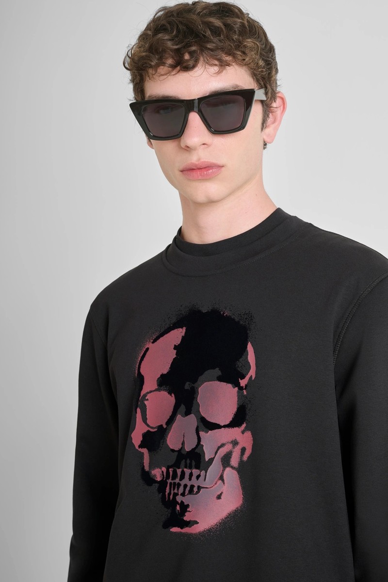 Sudadera Antony Morato Regular Fit en mezcla de algodón sostenible con estampado de calavera, ideal para un look moderno y atrevido. 
