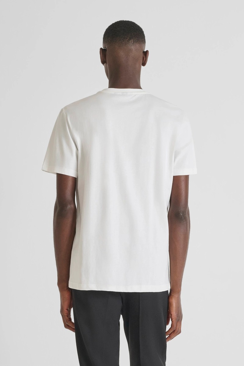 Camiseta Antony Morato en punto de algodón con estampado del logotipo en estilo grafiti, perfecta para añadir carácter a tu outfit.  2
