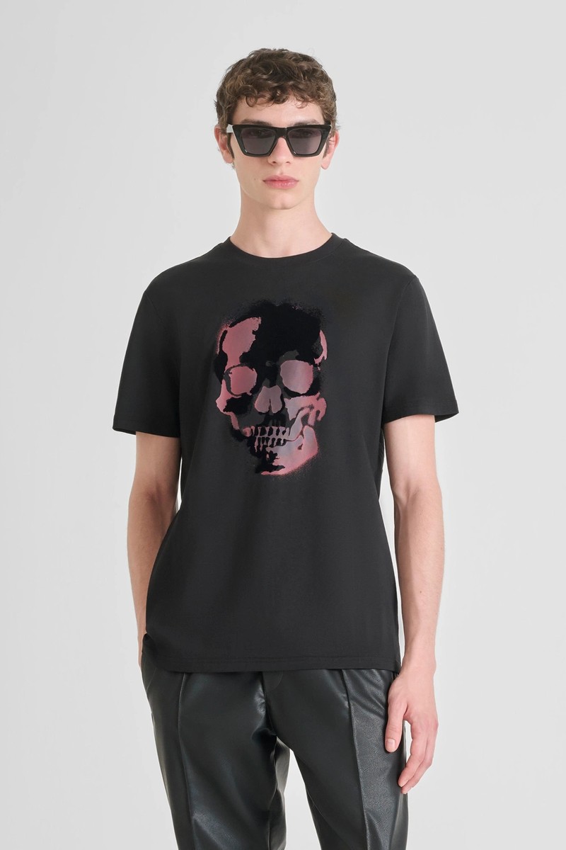  Camiseta Antony Morato en algodón 100 % con corte regular y estampado de calavera efecto flocado, ideal para destacar con estilo actual. 