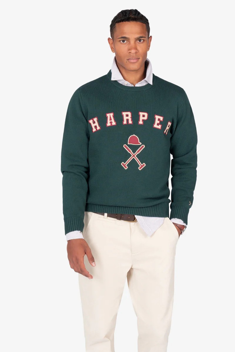  Jersey de punto en algodón con corte regular y diseño limpio, perfecto para combinar en looks urbanos con carácter. 