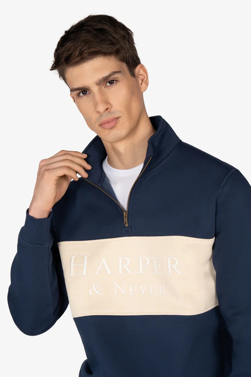 Sudadera de algodón con media cremallera, panel frontal en contraste y corte Regular Fit, ideal para un estilo casual con carácter.  2